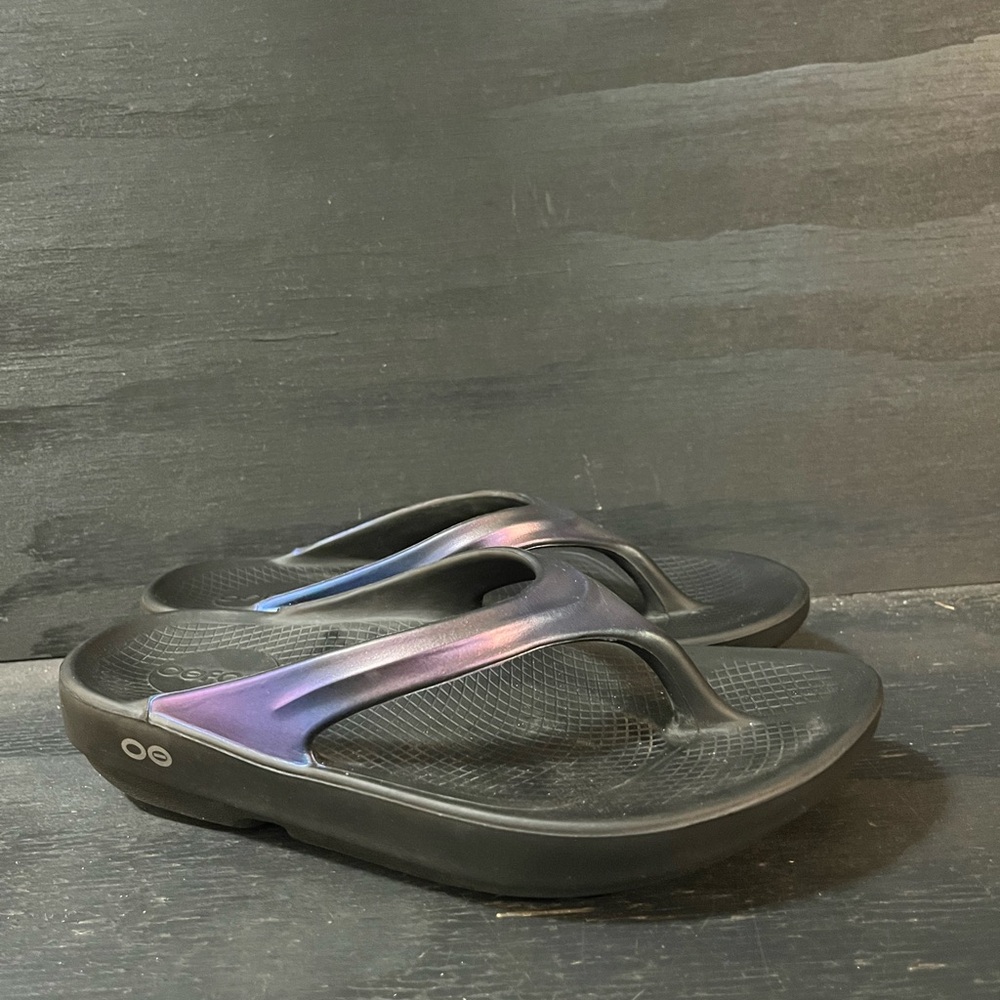 OOFOS OOlala Women’s Size 7 Black Purple Recovery Sandals Flip Flops